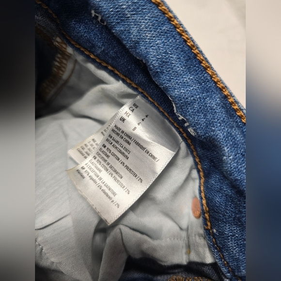 American Eagle Next Level stretch Hi-Rise Shortie- Denim shorts size 4 Women’s - Picture 3 of 6